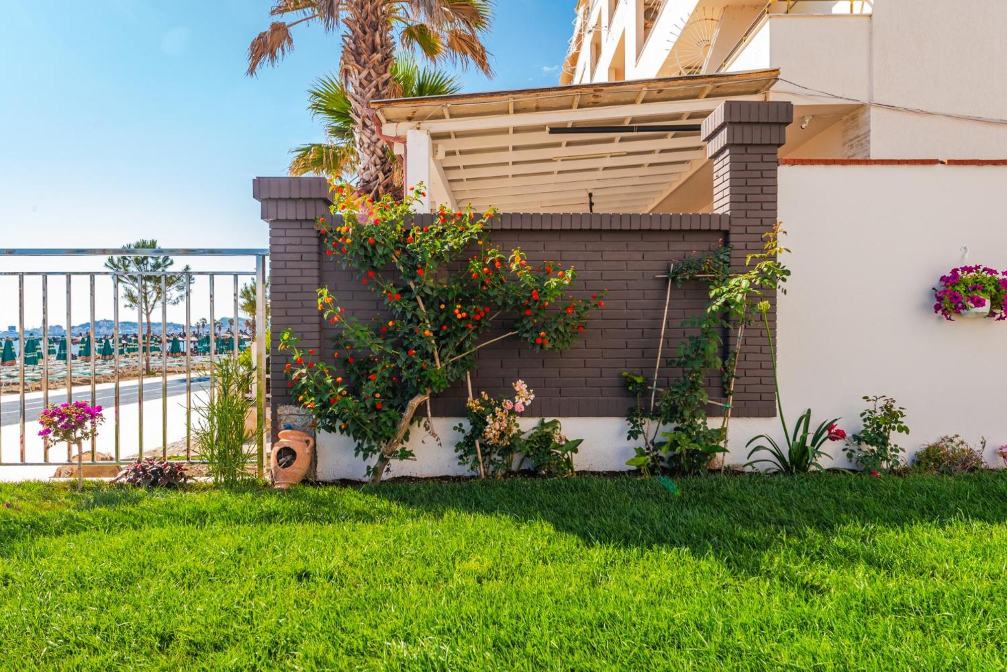 Sea View Apartments Eldo Durrës Buitenkant foto